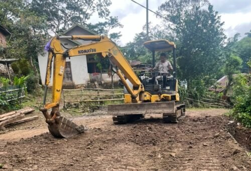 Optimalisasi Excavator dalam Peningkatan Infrastruktur di Desa Pattuku