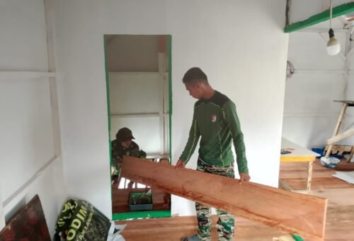Kemajuan Renovasi RTLH Bapak Nardianto di Desa Polewali Tercapai Melalui Pemasangan Lantai