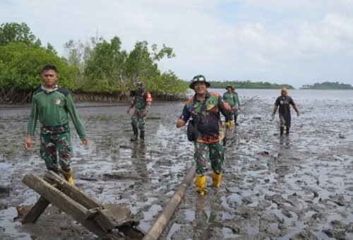 Dedikasi Tinggi, Satgas TMMD Lewati Medan Sulit Demi Akses Air Bersih yang Optimal