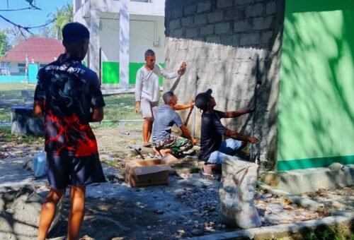 Pemasangan Pipa Air Bersih di Puskesmas oleh Satgas TMMD