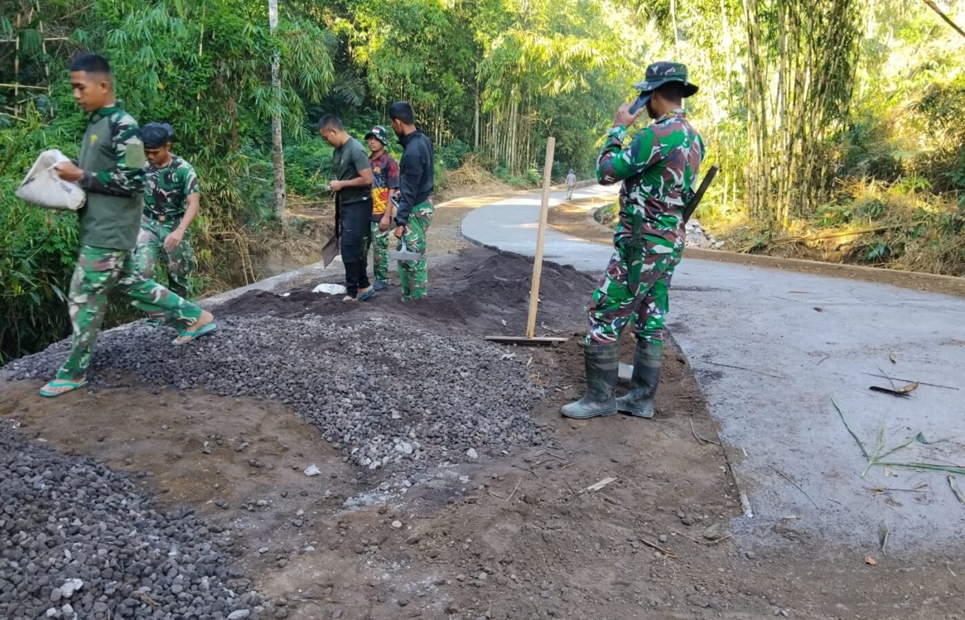 Optimalisasi Infrastruktur Jalan oleh Satgas TMMD Ke-129 Kodim 1626/Bangli