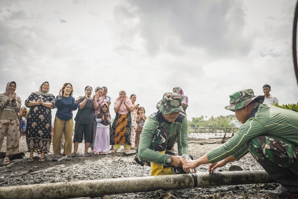 Solusi Air Bersih untuk Masyarakat Umbele oleh Satgas TMMD