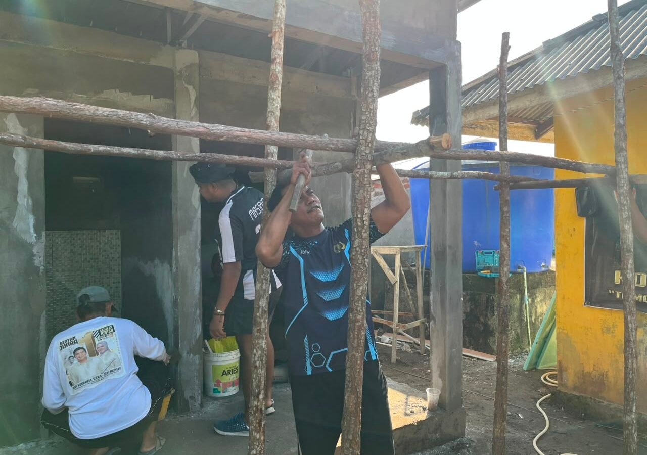 Mewujudkan Kesehatan Melalui Sarana Sanitasi, Satgas TMMD Ke-129 Laksanakan Pembangunan MCK