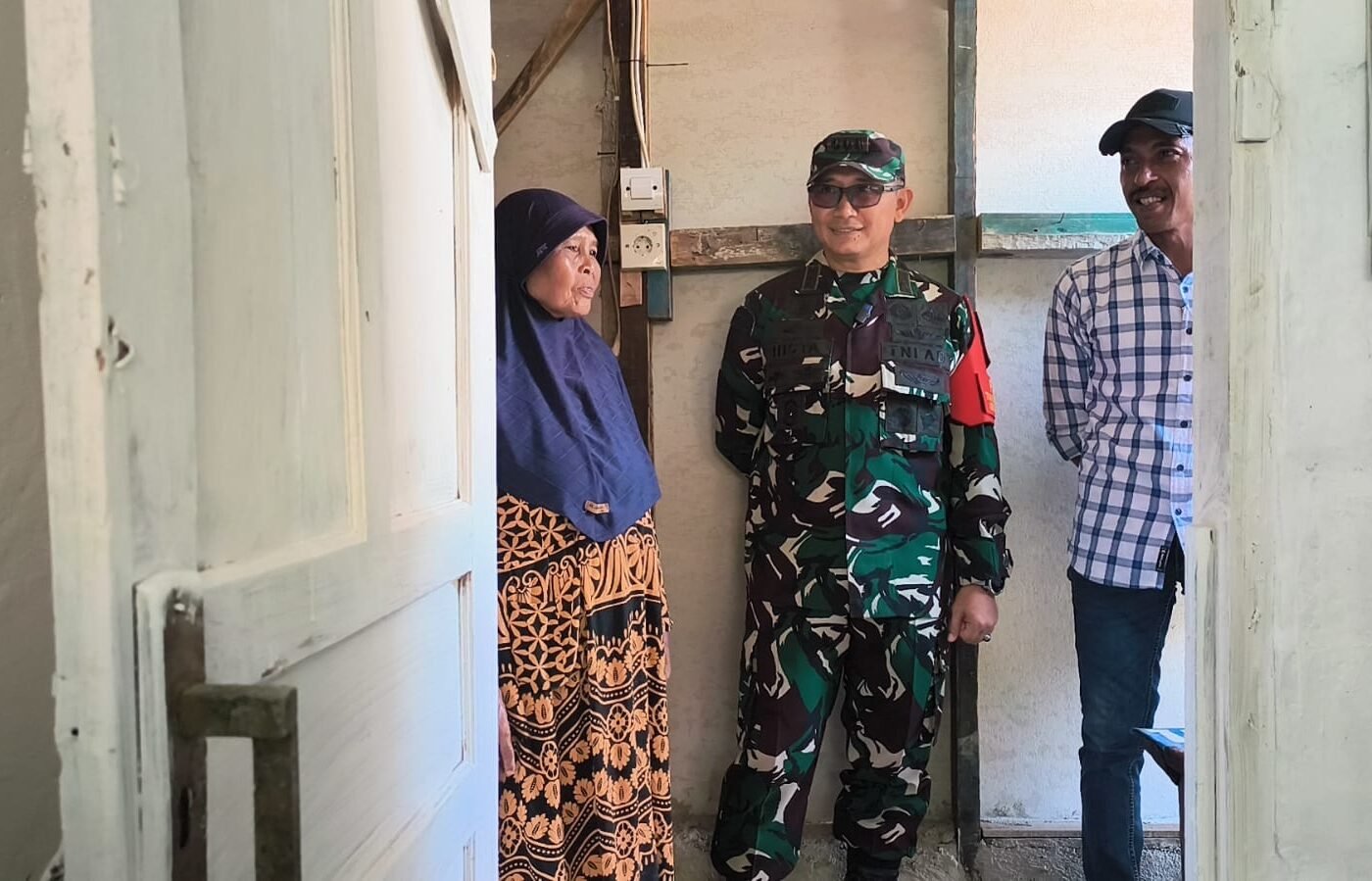 Kunjungan Danrem 063/Sunan Gunung Jati dalam Tinjauan TMMD ke-129 di Cirebon