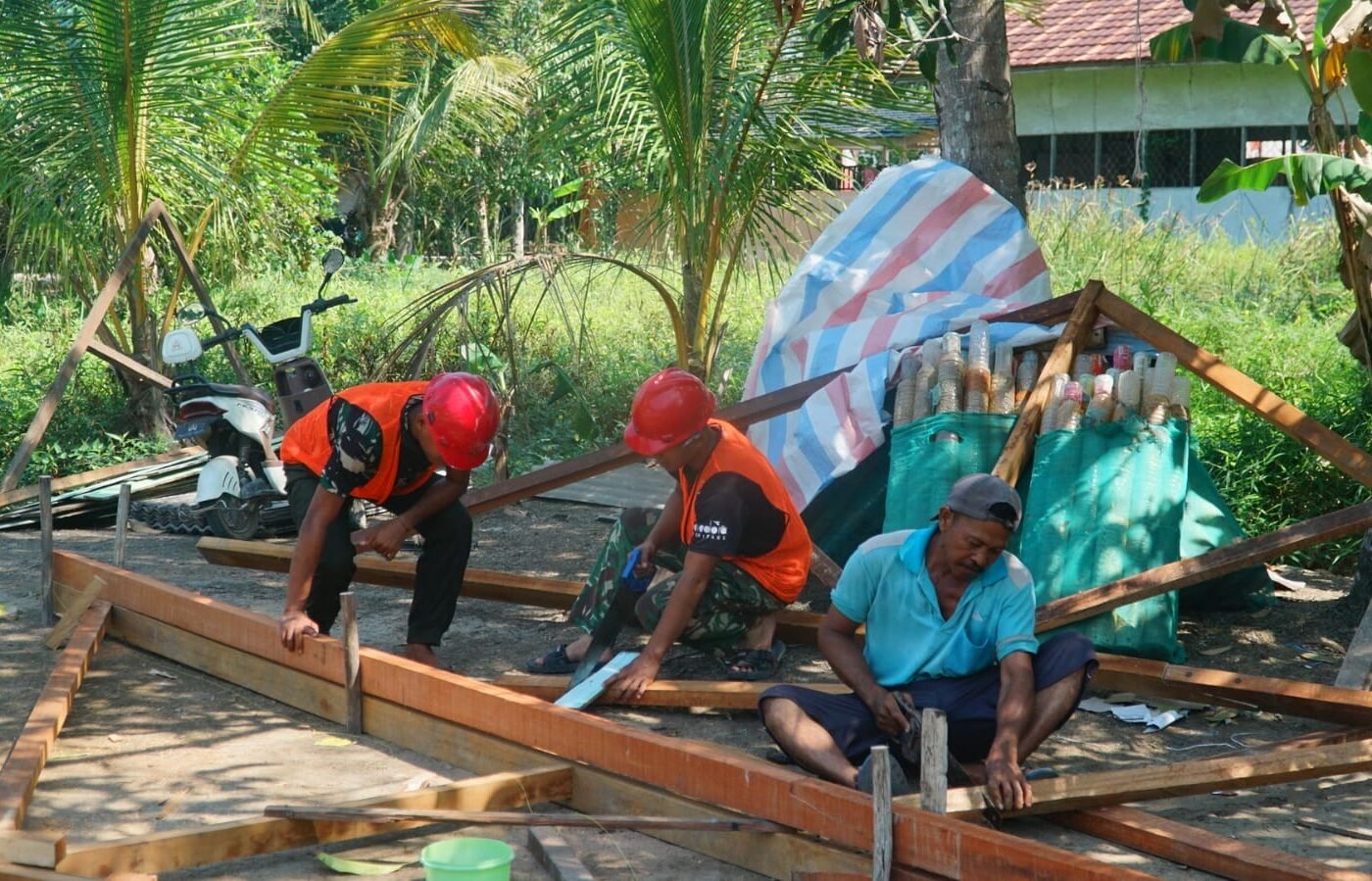 Kerjasama Satgas TMMD dan Masyarakat Hasilkan Pembangunan RTLH yang Cepat