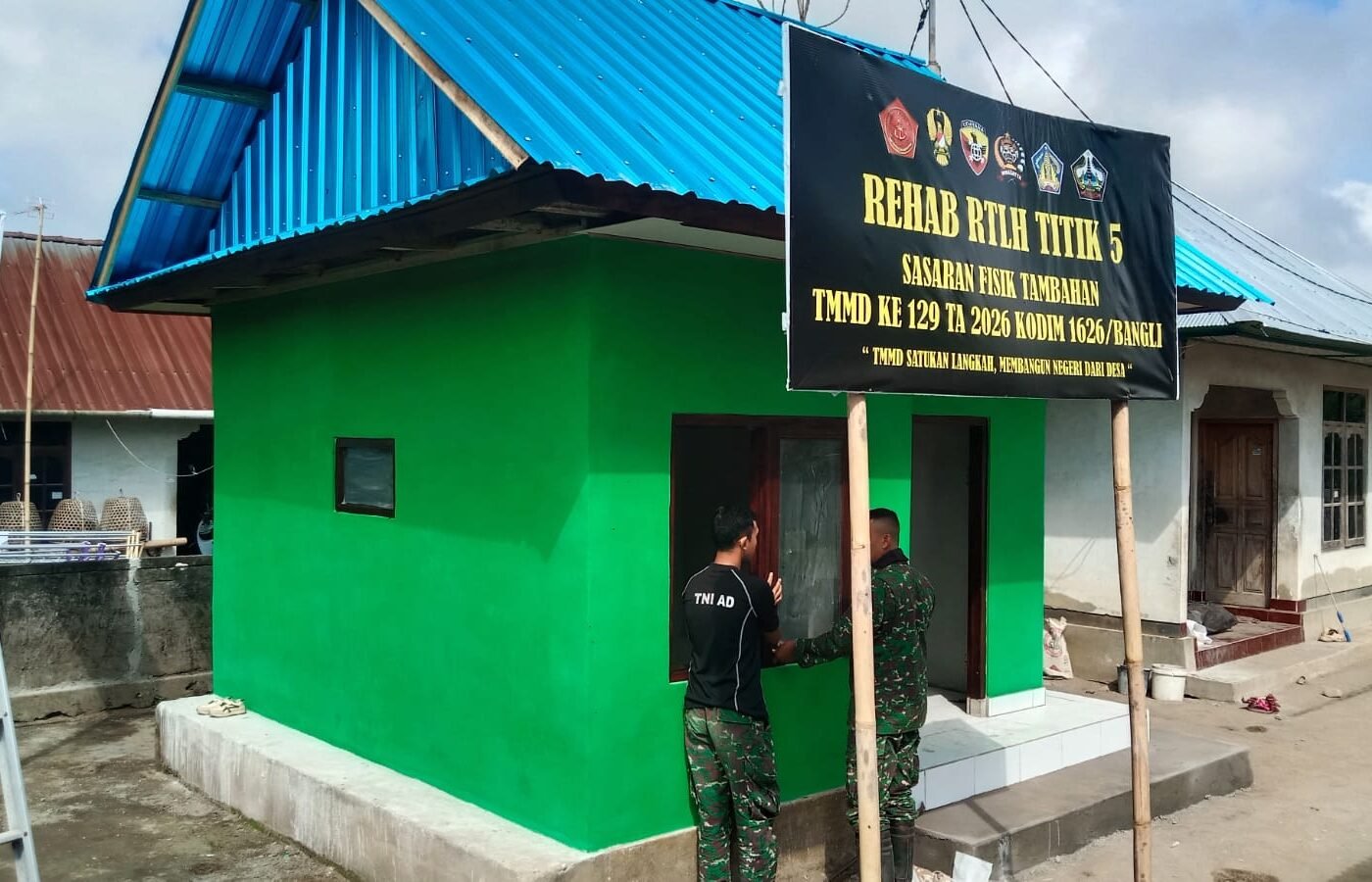 Pemasangan Jendela dalam Program RTLH TMMD Meningkatkan Kualitas Hunian