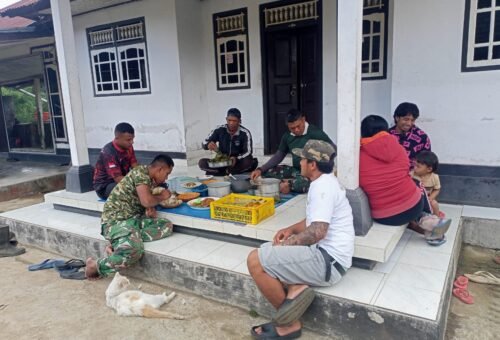 Kegiatan Makan Siang Satgas TMMD dan Warga Perkuat Kerjasama di Desa Sekardadi
