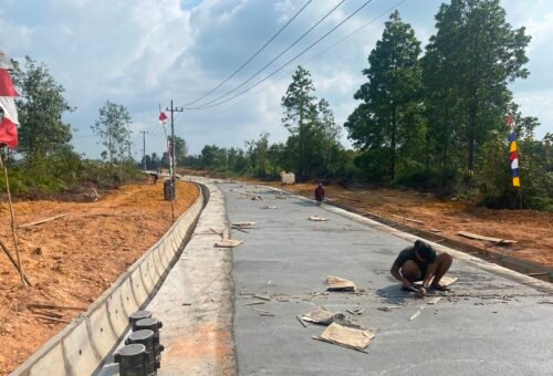 Perkembangan TMMD Ke-129: Semenisasi Jalan 258 Meter Capai 80 Persen