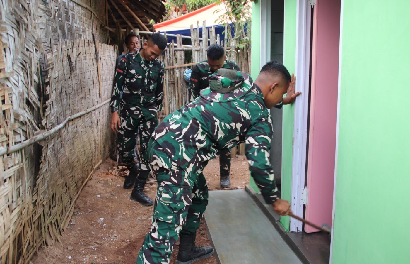 Fasilitas MCK TMMD Ke-129 Kodim 0412/LU Selesai Dibangun, Warga Siap Manfaatkan