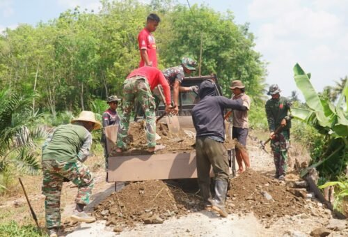 Sinergi TNI dan Masyarakat dalam Program TMMD untuk Pembangunan Jalan