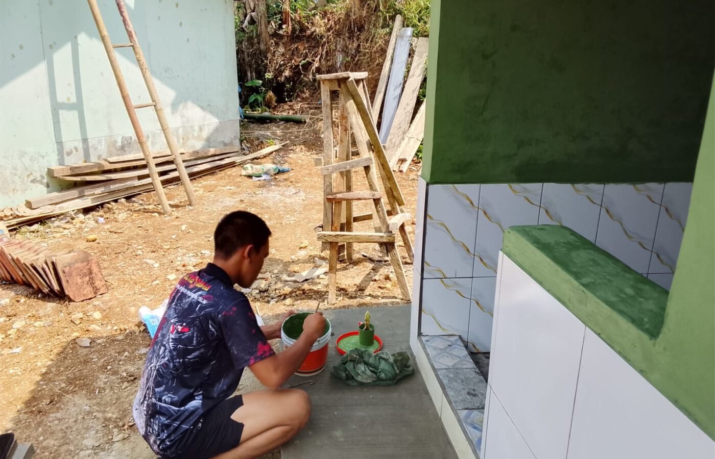 Pembangunan MCK TMMD Ke-129 Kodim 0608/Cianjur Masuki Tahap Pengecatan
