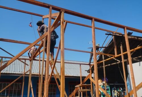 Pembangunan RTLH Ibu Rini Gears Up for Roof Framework Stage, TMMD’s Commitment to Community Support
