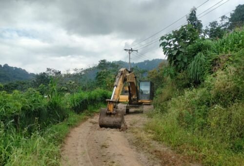 Penggunaan Excavator dalam Program TMMD ke-129 di Desa Pattuku
