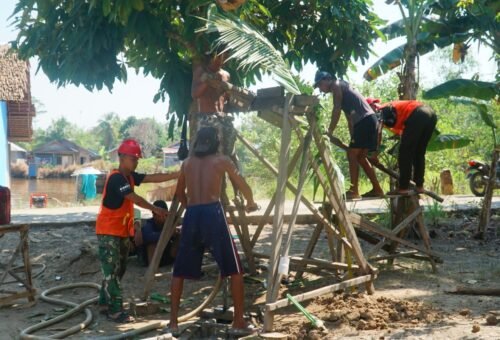 Peningkatan Akses Air Bersih Melalui Pengeboran Sumur oleh Satgas TMMD Reguler Ke-129