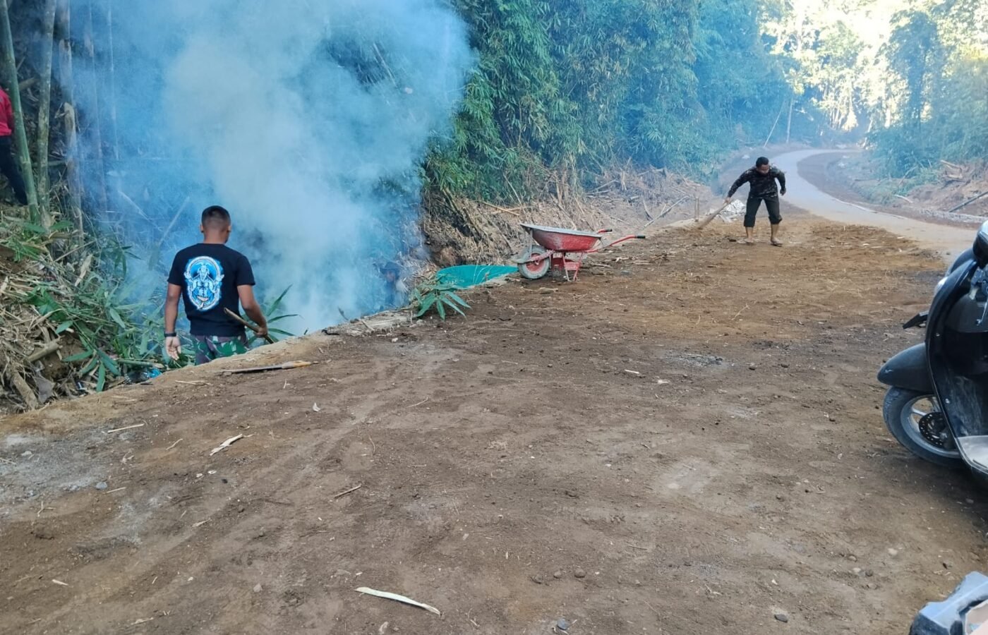 Optimalisasi Infrastruktur Melalui TMMD, Satgas dan Masyarakat Gelar Penataan Jalan