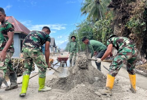 Pekerjaan Rabat Jalan TMMD Diteruskan Bersama Warga