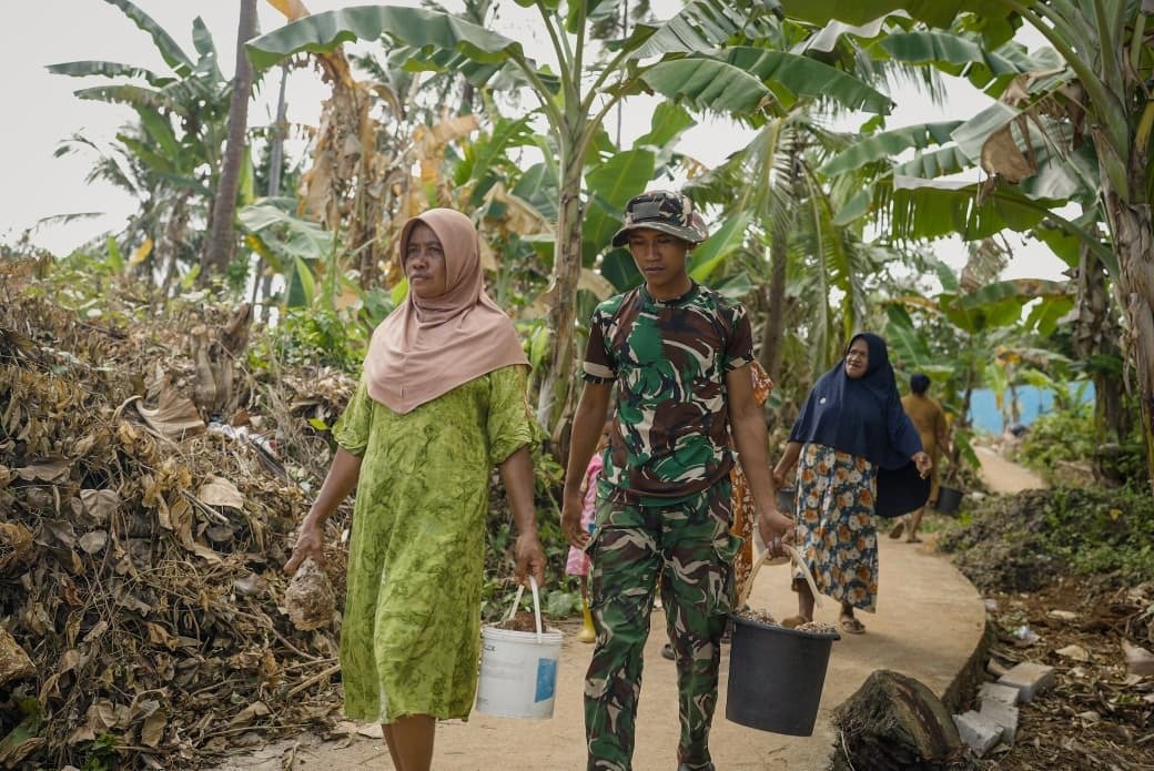Kolaborasi Masyarakat Desa Polewali dan Satgas TMMD dalam Pembangunan Air Bersih