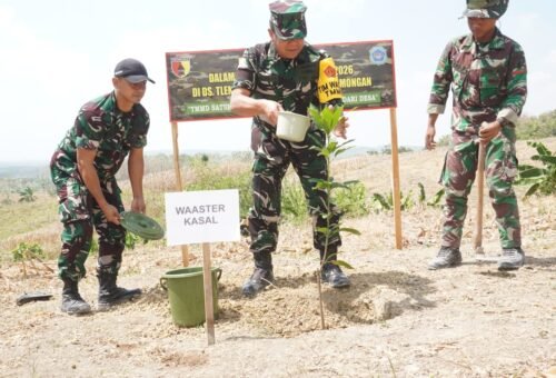 Sinergi TNI dan Pemda Lamongan: Menanam Pohon dan Mewujudkan Sumber Air Bersih di Tlemang
