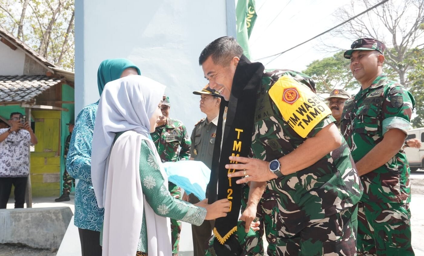 Ketua Tim Wasev TMMD 129 Disambut Meriah di Desa Tlemang