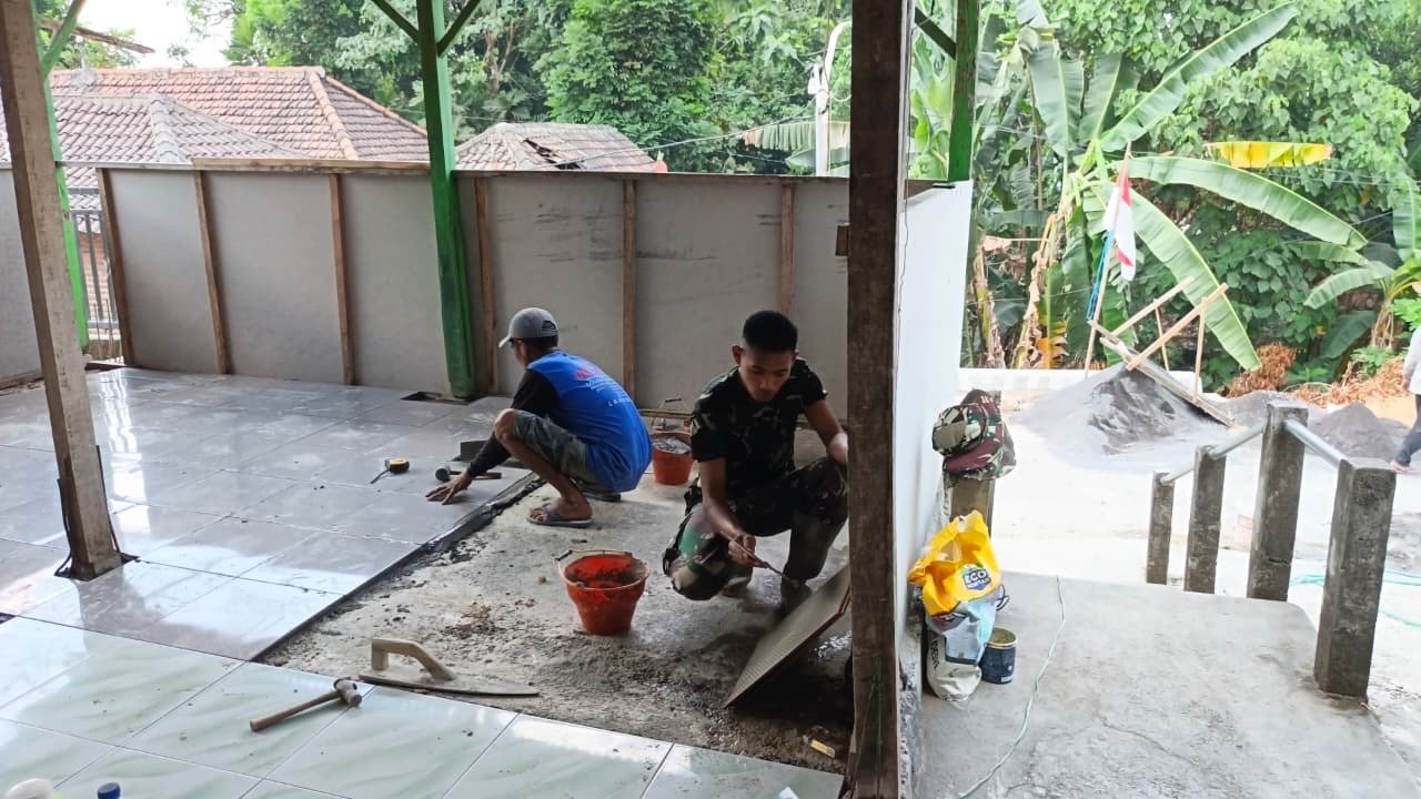 Rehabilitasi Musholla di Dusun Tlemang, TNI dan Warga Bersinergi untuk Ibadah yang Lebih Baik