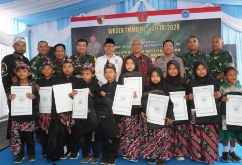 Kepedulian Sosial TMMD di Desa Tlemang: Santunan untuk Anak Yatim oleh TNI dan Forkopimda Lamongan