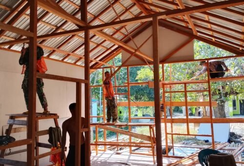 Kerjasama Satgas dan Masyarakat Mempercepat Pembangunan RTLH di Bandar Raya