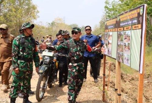 Dandim 1009/Tanah Laut dan Pejabat Daerah Tinjau TMMD Ke-130