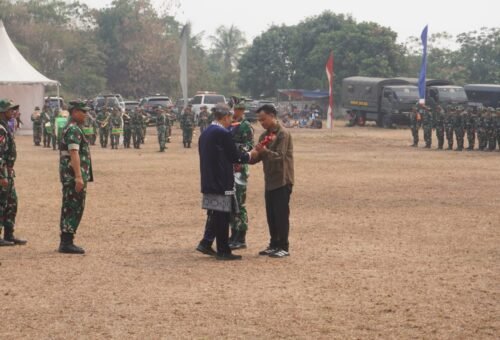 Seremonial Penyerahan Alat Kerja Dalam Pembukaan TMMD ke-130 di Kabupaten Tangerang
