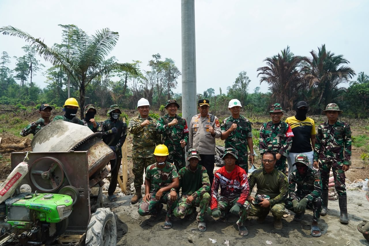 Bupati Luwu Timur Tinjau Pelaksanaan TMMD ke-130 dengan Harapan Pembangunan Optimal