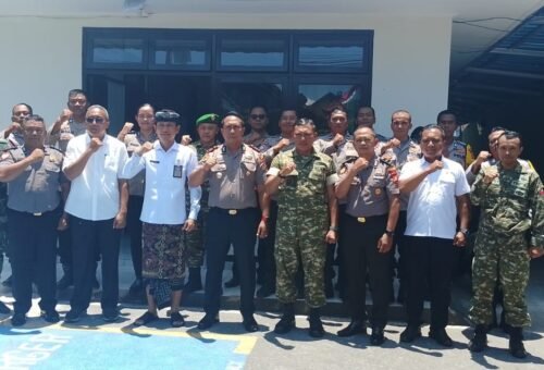 Forkopimcam Rayakan HUT Ke-81 TNI Bersama Koramil Klungkung