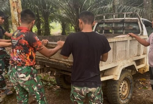 Pengangkutan Material oleh Satgas TMMD: Sebuah Upaya Membangun Bersama