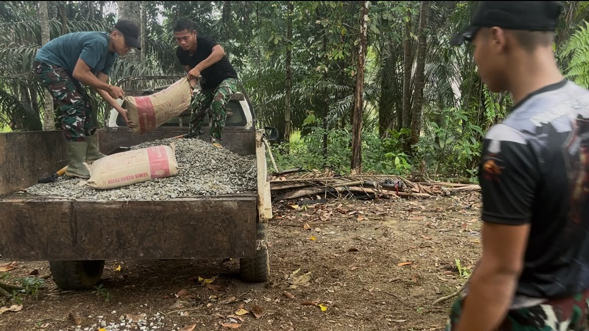 Keberlangsungan Proyek Terjaga, Satgas TMMD Ke-130 Kodim 1210/Landak Percepat Pembangunan
