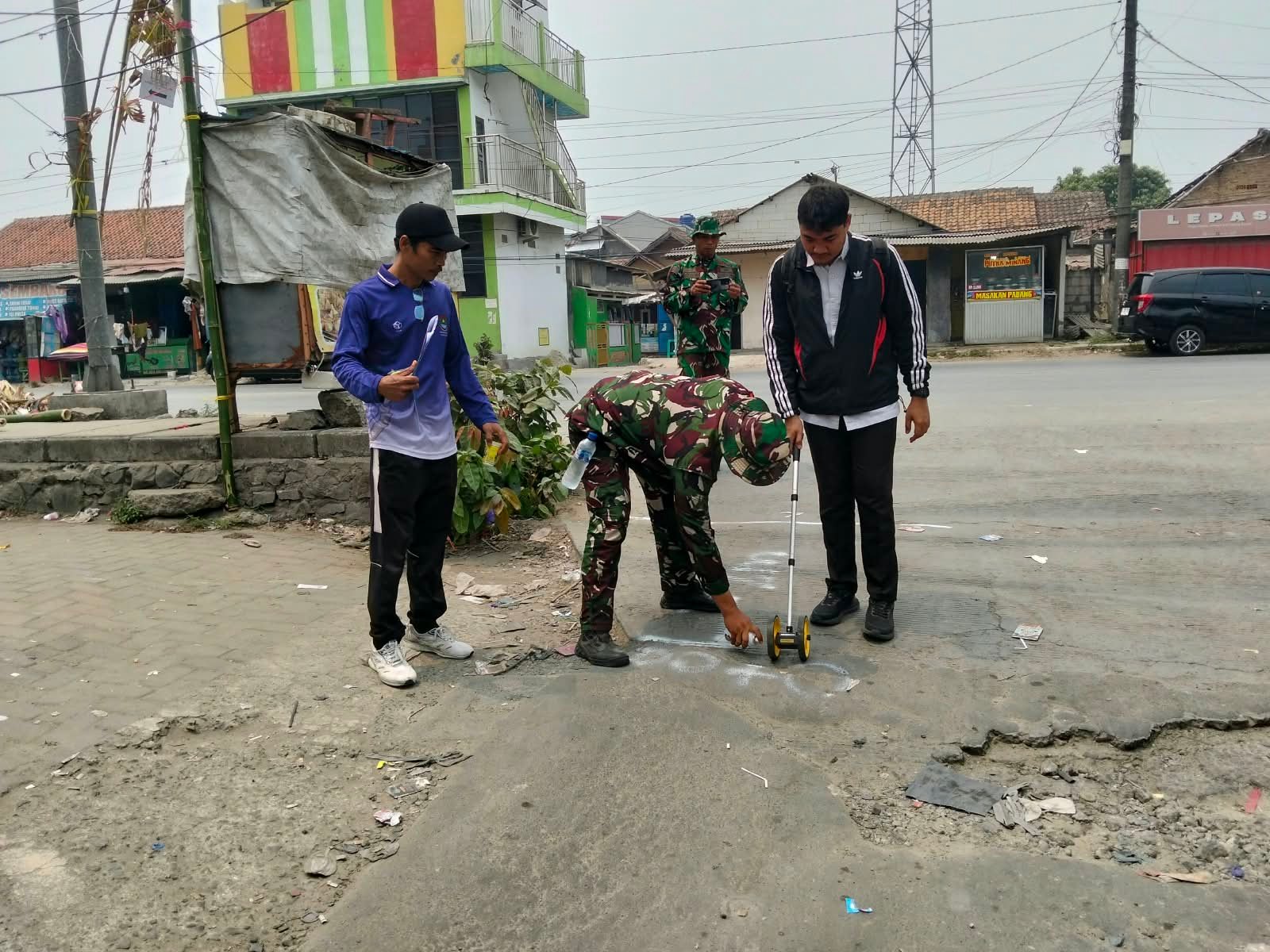 Inisiatif Pembangunan Jalan 872 Meter di Sumur Bandung oleh TMMD ke-130