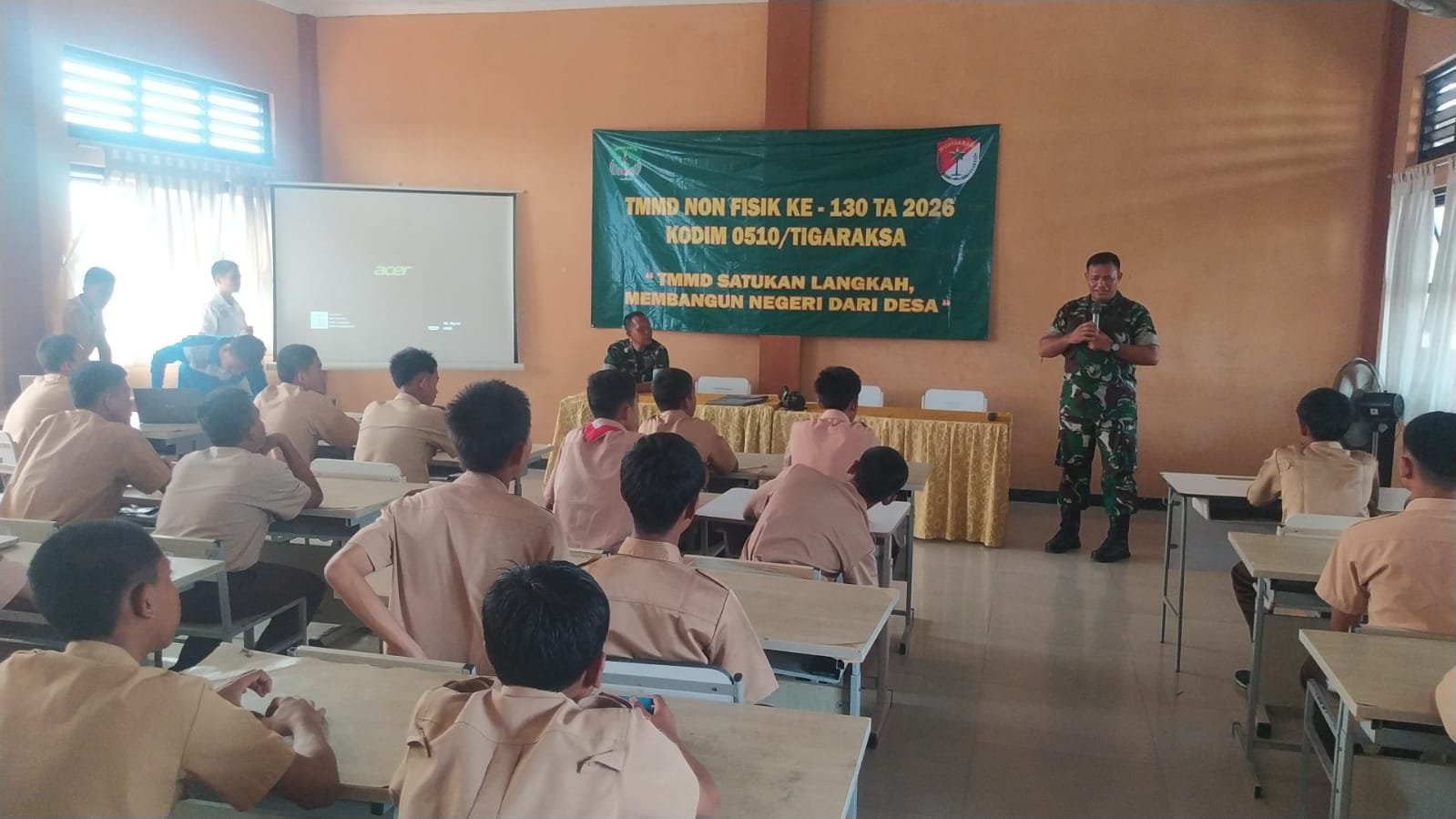 Kodim 0510/Tigaraksa Laksanakan Program TMMD ke-130 dengan Penyuluhan Kebangsaan di SMKN 11