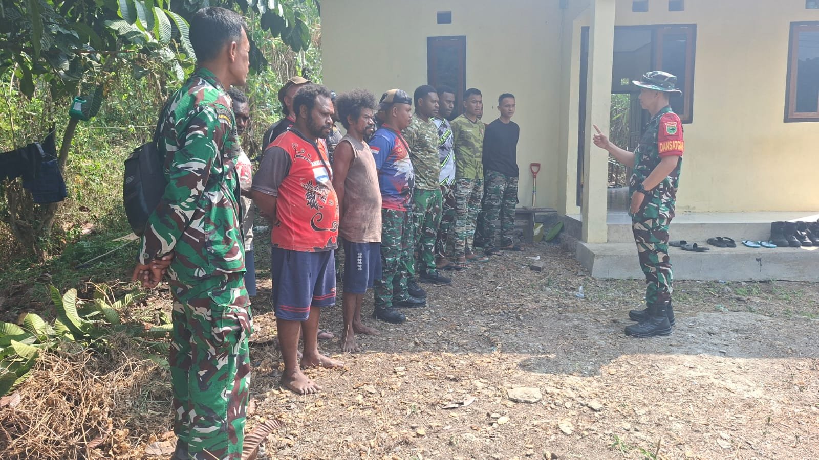 Pengecekan Persiapan Satgas TMMD ke-130 oleh Dandim 1808/Mansel