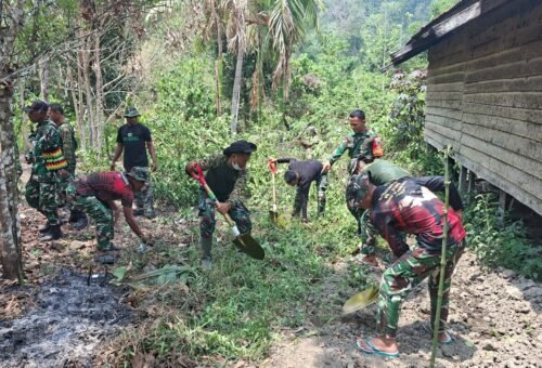 TNI dan Warga Bersatu dalam Aksi Bersih untuk Pembangunan MCK