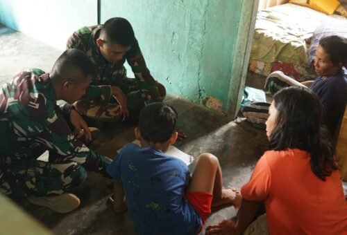 Kedekatan Satgas TMMD ke-130 dengan Masyarakat Kandang Limun