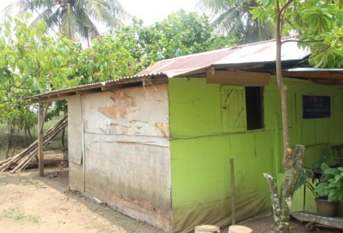 Rehabilitasi Rumah untuk Haji Arsyad dalam Program TMMD ke-130 Kodim 0407/Kota Bengkulu