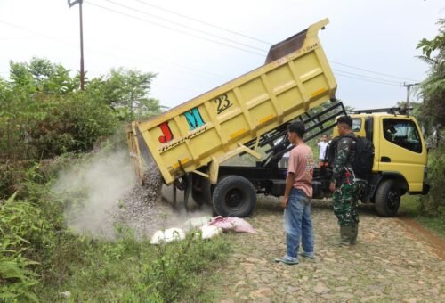 Pembangunan Jalan Menuju Situs Cibedug Dimulai, Material Terus Mengalir di TMMD ke-130