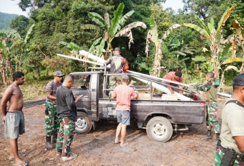 Satgas TMMD Ke-130 Kodim 1504/Ambon Awali Proyek dengan Distribusi Material di Negeri Urimessing