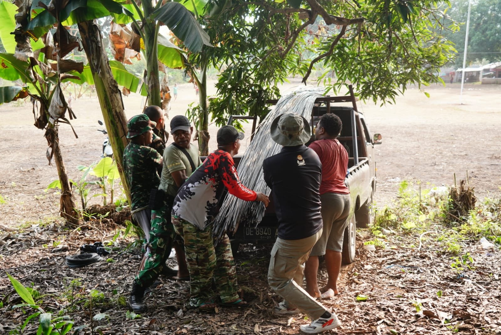 Pelaksanaan TMMD Dimulai dengan Distribusi Material ke Lokasi Pembangunan