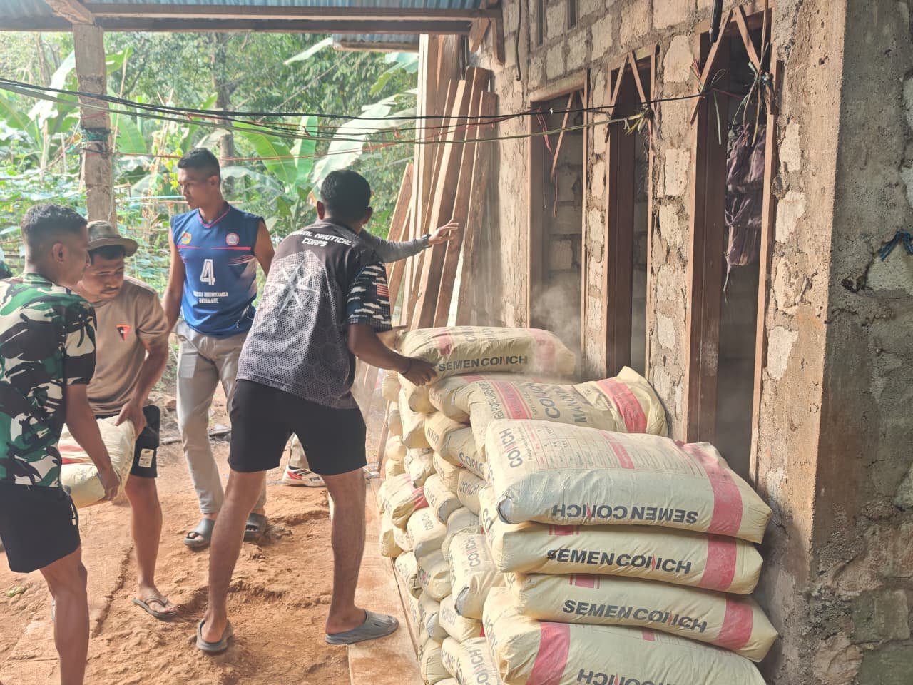Tantangan Satgas TMMD dalam Membangun Dusun Seri di Tengah Asap