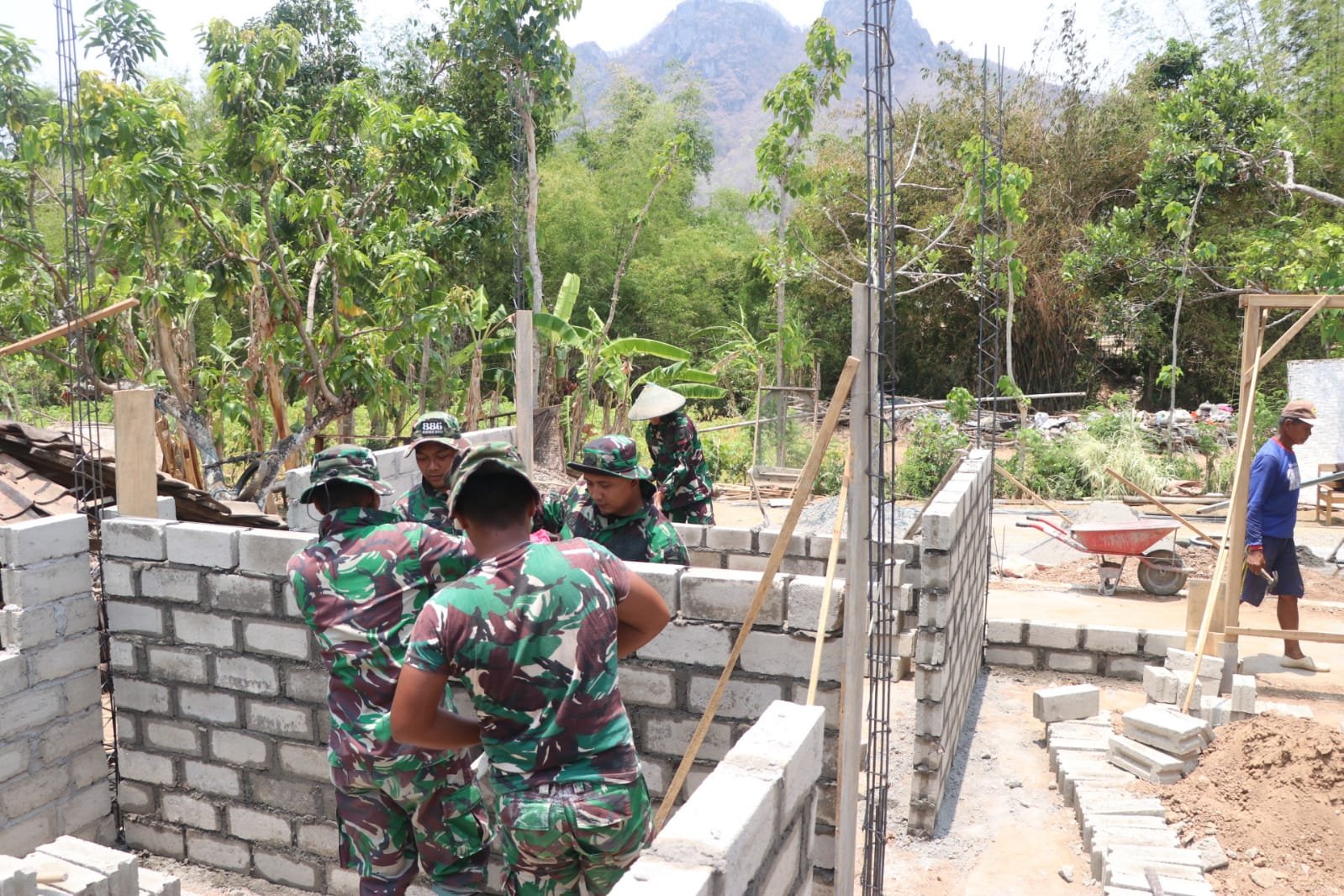 TMMD Ke-130: Transformasi Rumah dan Harapan Baru untuk Warga Pojok