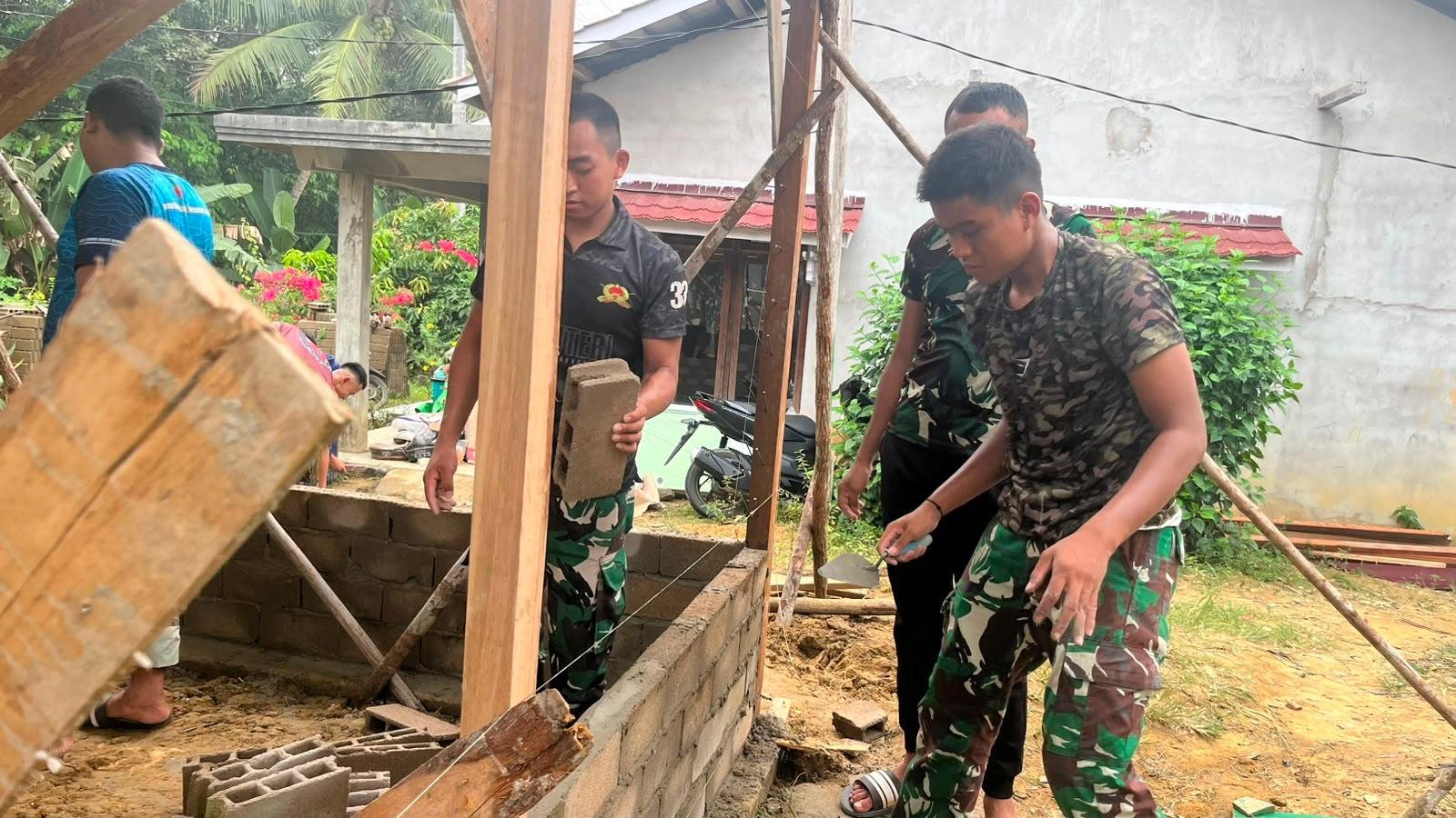 Progres Penting dalam Pembangunan Rumah Ibu Suhanim Selama TMMD Landak