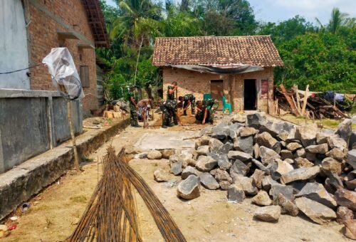 Sinergi Masyarakat dan TNI dalam Proyek Perumahan TMMD ke-130 di Way Kanan