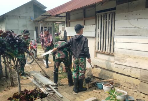Rehabilitasi RTLH Bapak Arianton Dimulai dengan Pembongkaran di Desa Soe
