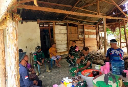 Membangun Persahabatan, Satgas TMMD ke-130 Poso dan Warga Mayakeli