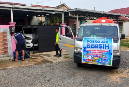 TNI dan Forkopimcam Galang Bantuan Air Bersih untuk Warga di Kuala Kapuas