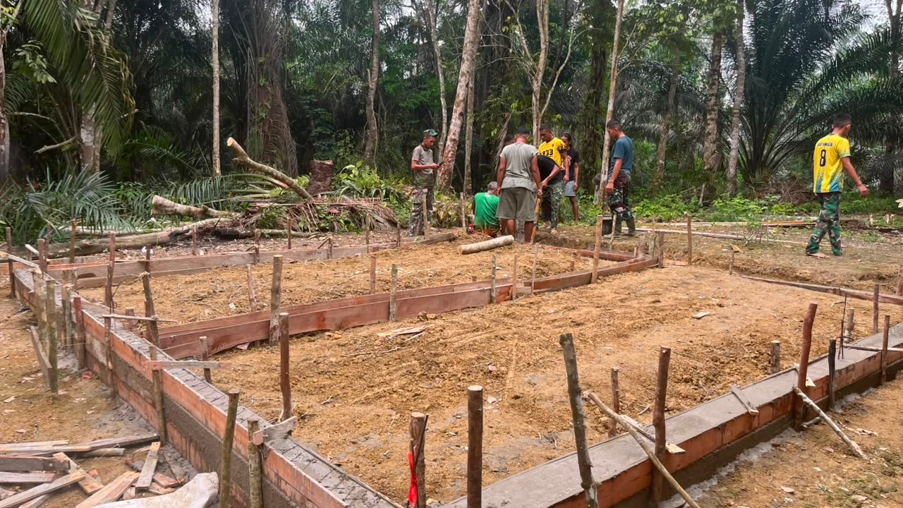 Membangun Harapan Baru, Satgas TMMD Bangun Rumah Layak untuk Ibu Tina