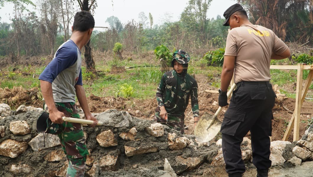 Kolaborasi TNI dan Polri dalam TMMD Ke-130 di Luwu Timur